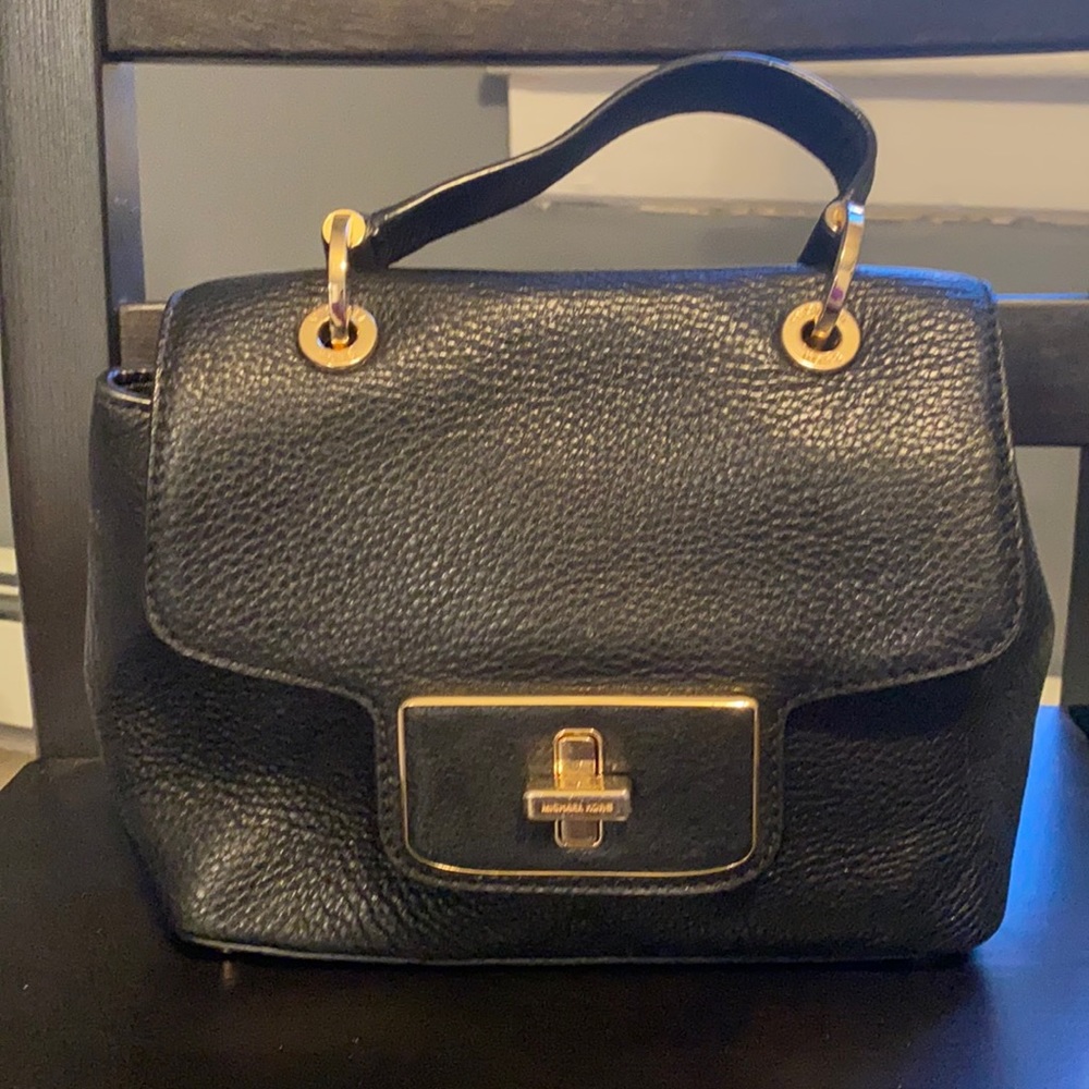 BEST AND FINAL Michael kors leather bag in great condition! Black friday sale!!!